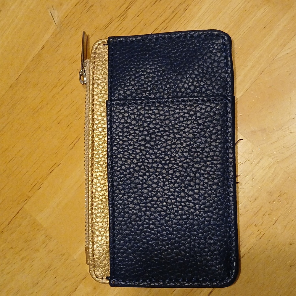 GAP Mini Wallet EUC ๐ - Picture 2 of 3